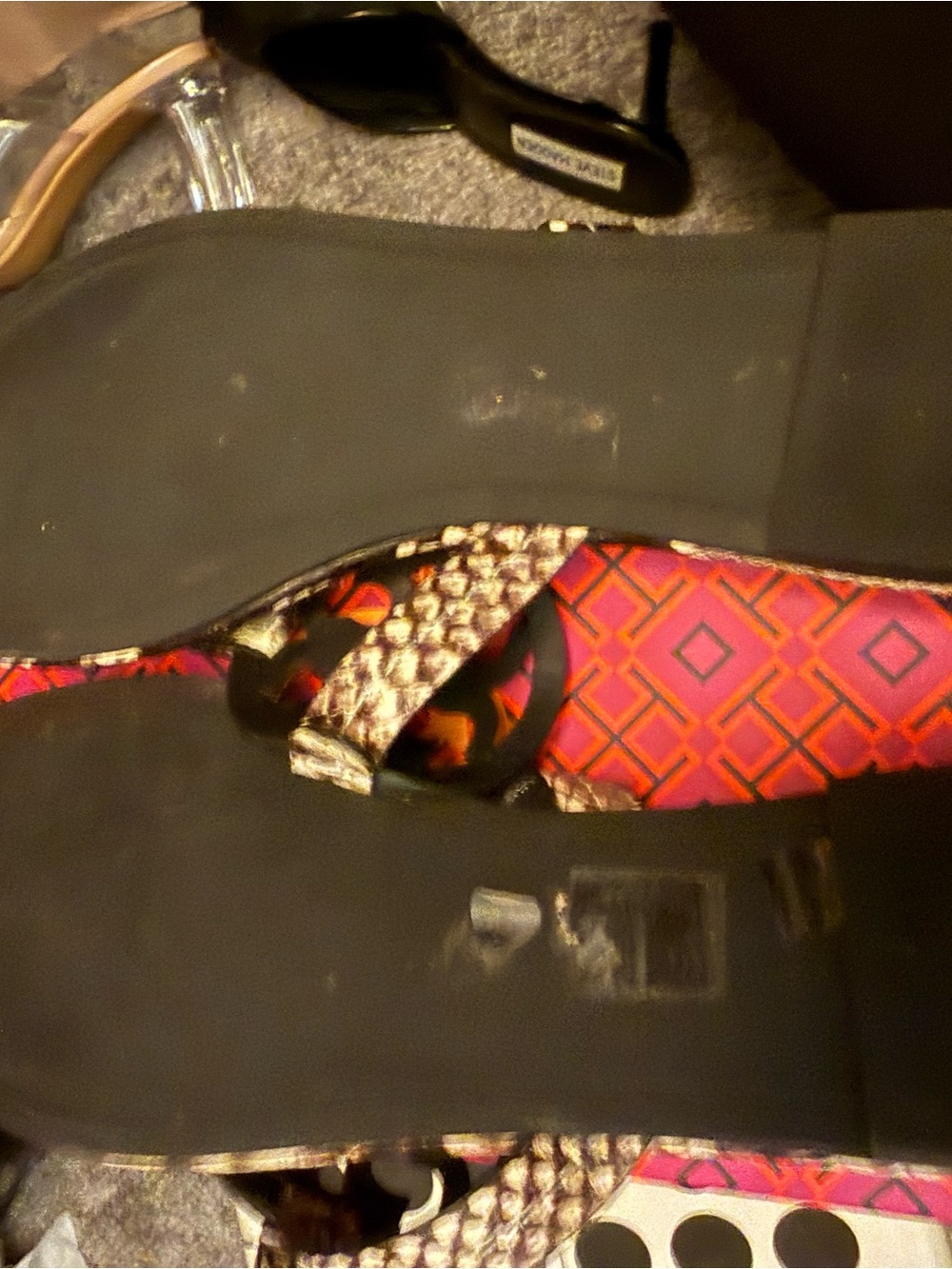 Tory Burch Pink and Orange Geometric Signature Box with Gold Logo Sticker - Picture 4 of 5